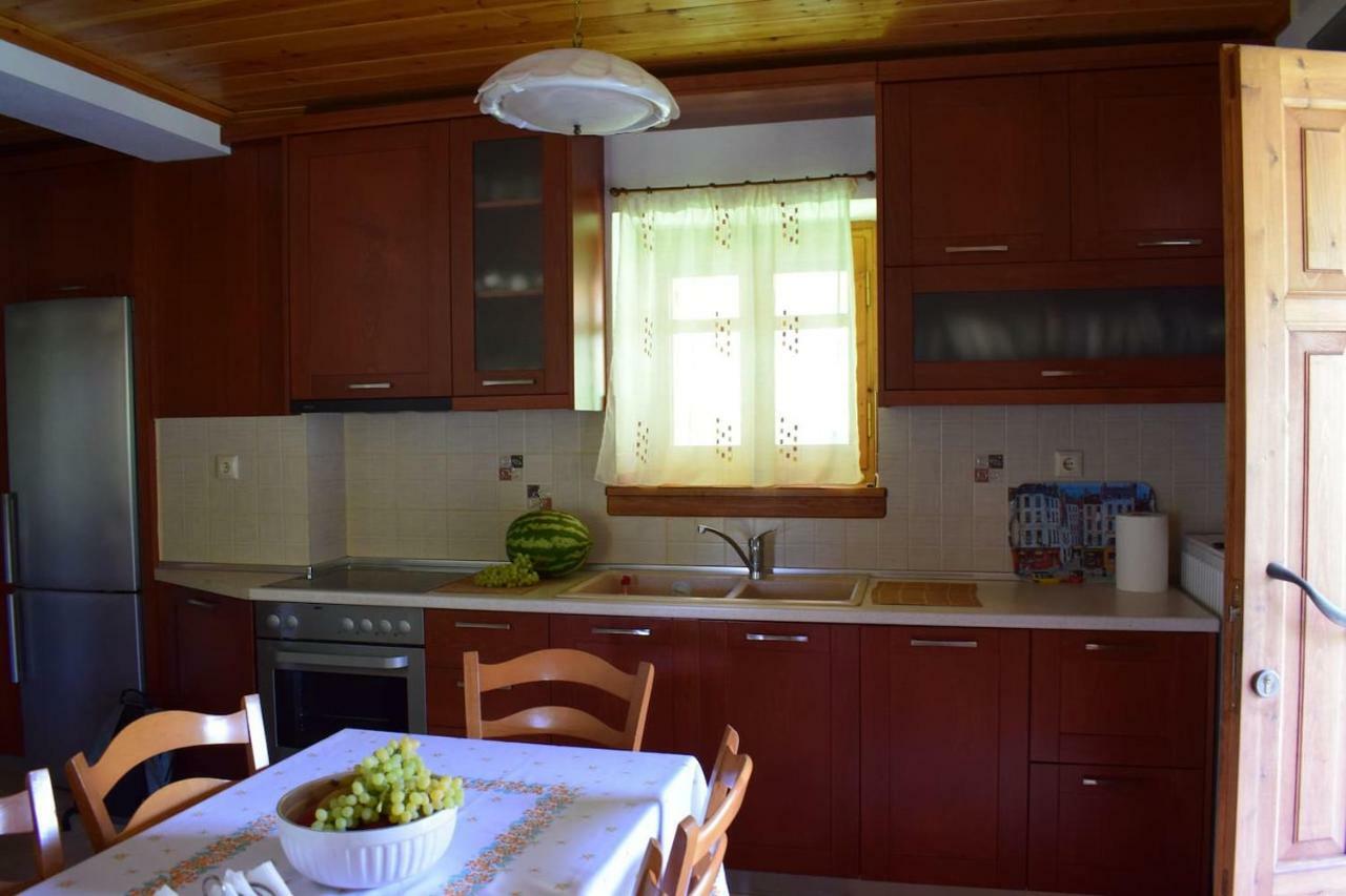 Holiday Home Dionysis Khorevtón Buitenkant foto