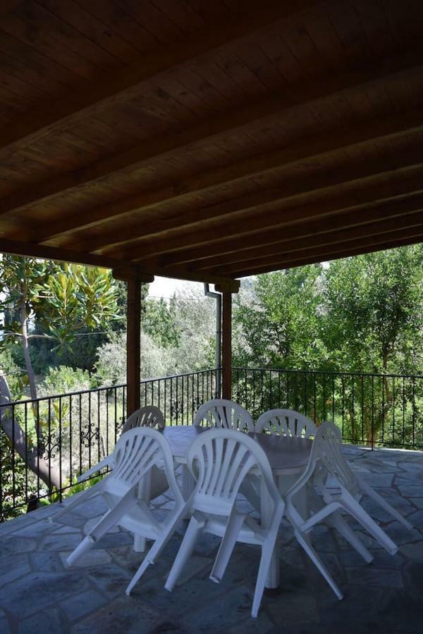 Holiday Home Dionysis Khorevtón Buitenkant foto